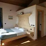Hotel Tres Jolie 3*
